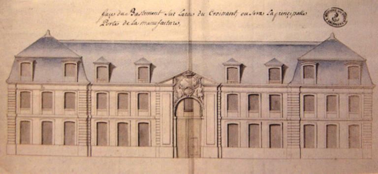 Façade du bâtiment sur la rue du Croissant avec la principale porte de la manufacture.- Elévation, par Jean-Jacques Martinet, 1728 (A.N. Marine). 