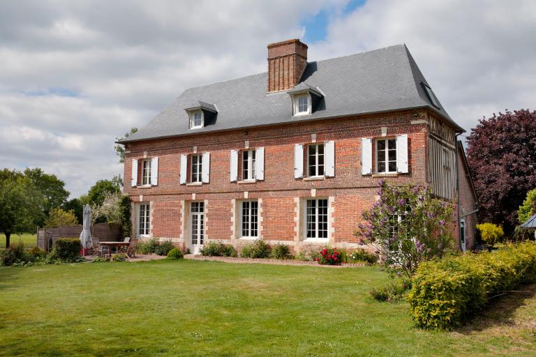 Logis, angle sud-est. 