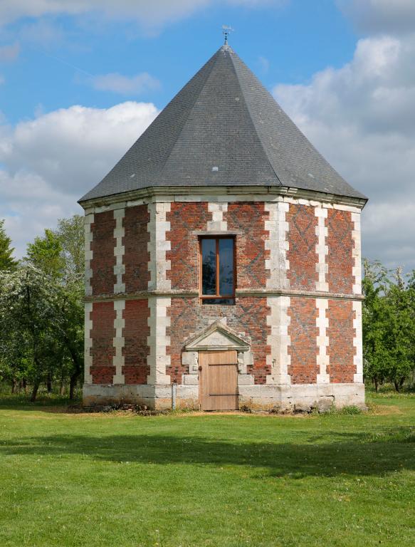 Colombier, angle sud-ouest. 