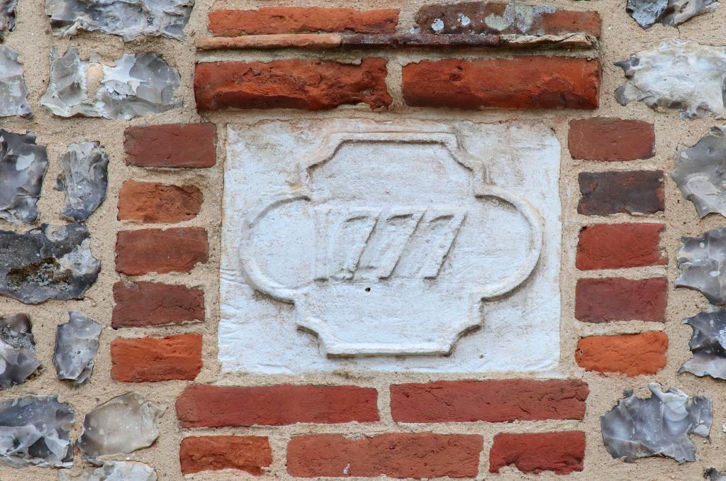 Pignon est, détail de la date. 