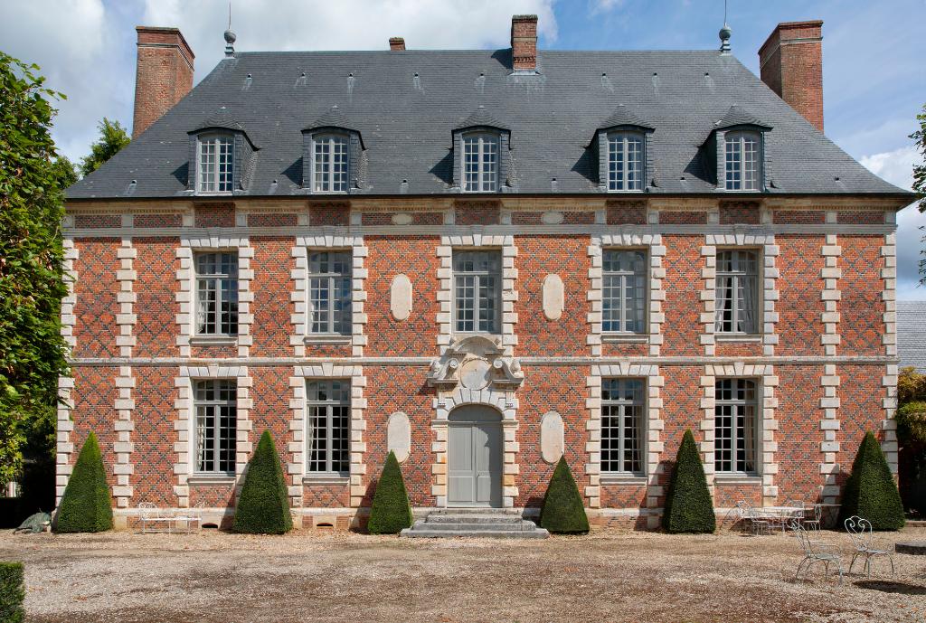 Façade sud, vue rapprochée. 