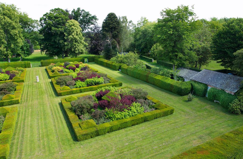 Carrés de jardin, côté est. 