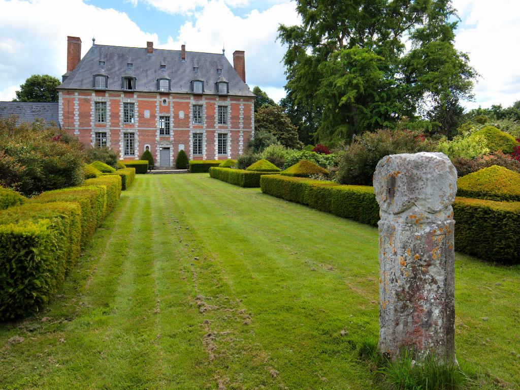 Ferme et château, dits domaine de Bonneval