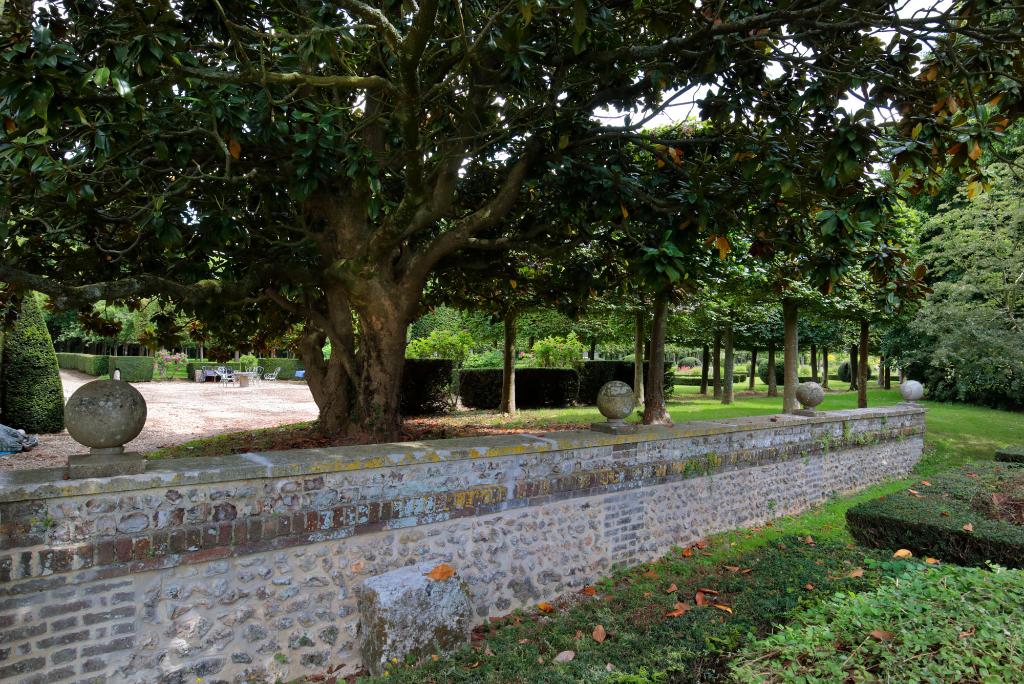 Mur de clôture. 