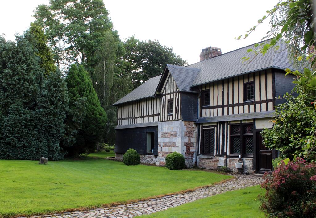 Logis, façade arrière, angle nord-ouest.