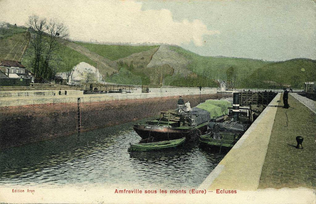 Ecluses.- Carte postale, Ed. Aron, vers 1910 (A.D. Eure, 10NUM_3658).