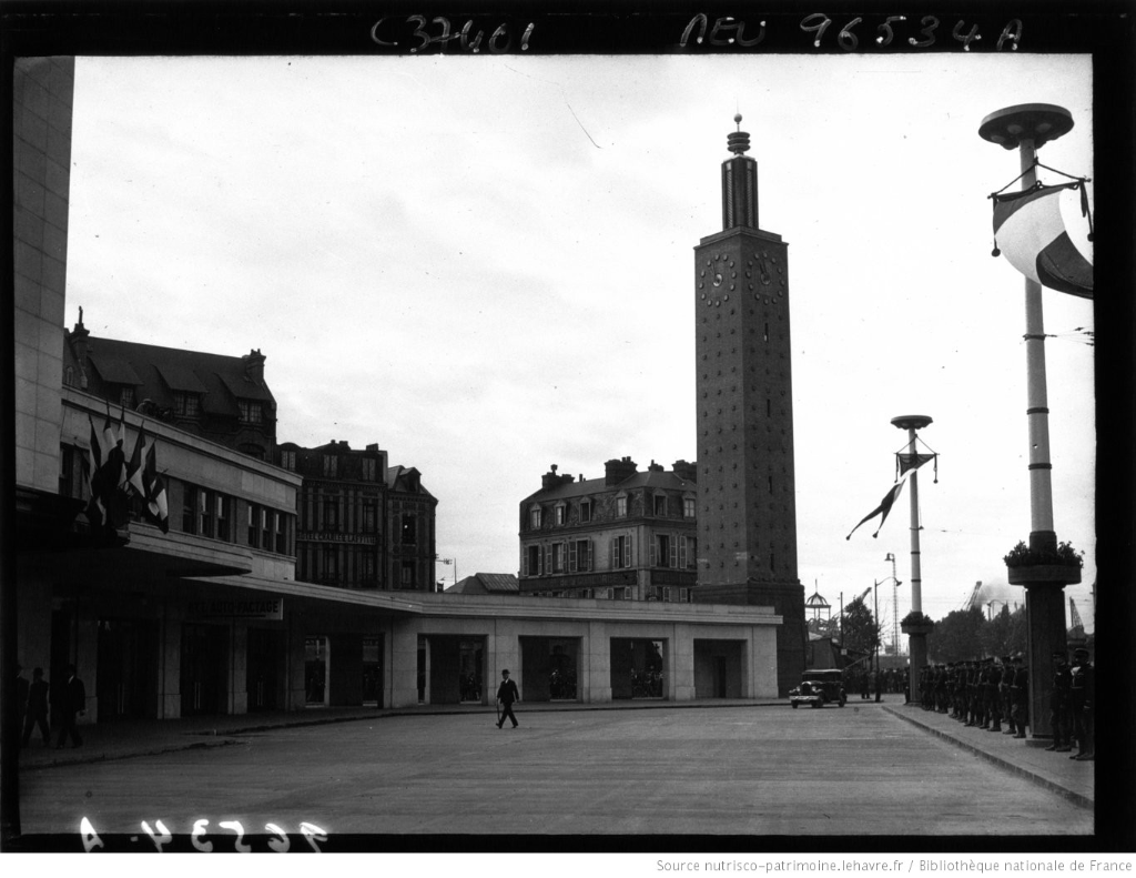 Inauguration de la gare du Havre en présence de MM. Dautry et Meyer. Galerie et beffroi.- Photographie, Agence Meurisse,1932 (BNF)
