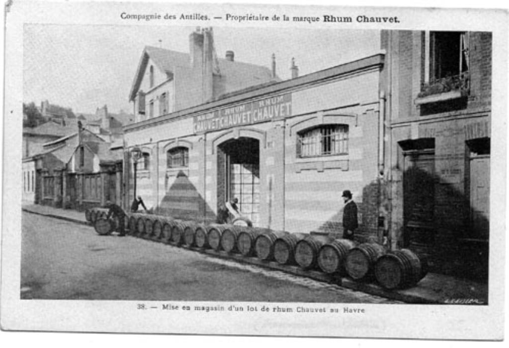 Usine de mise en bouteille des Rhums Chauvet, puis SLAUR Sardet ; siège et entrepôts des Rhums Chauvet