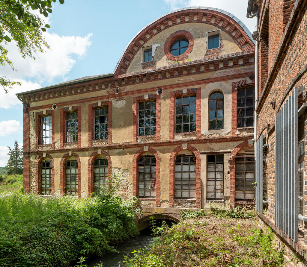 Atelier de filature et canal de fuite, vue de l'est.