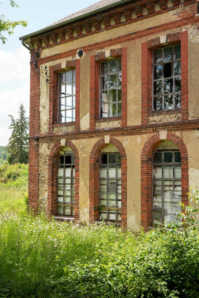 Atelier de filature, angle du bâtiment, vue de l'est.