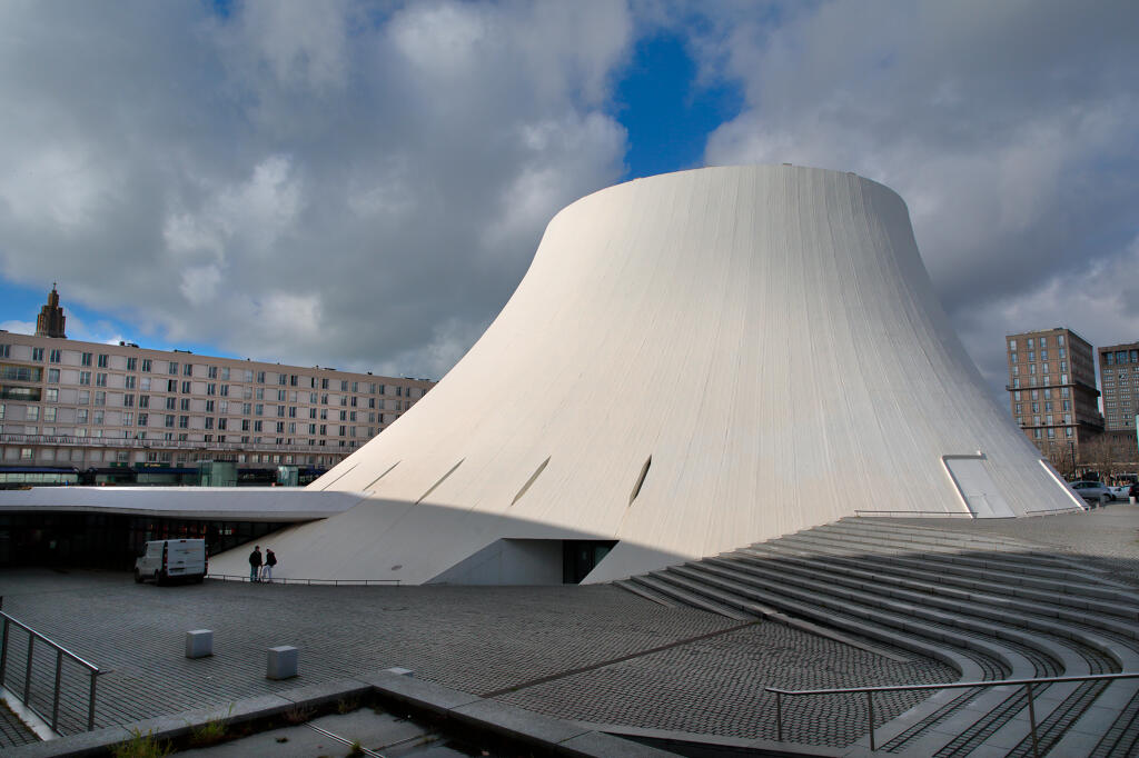 Le Grand Volcan et l'esplanade Niemeyer, détail.