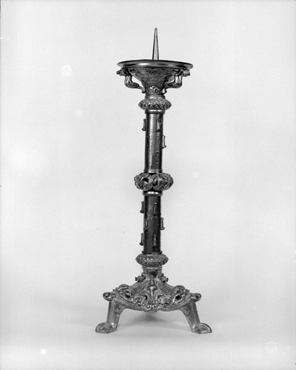 Croix et 2 chandeliers d'autel, style néo-roman