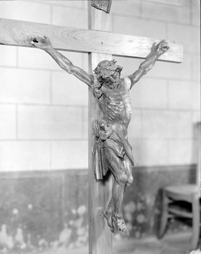 Croix : Christ en croix