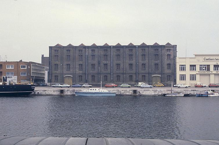 Entrepôt commercial dit magasin Bourdon, puis des Tabacs, actuellement université des Sciences et Techniques de Lille-Flandre-Artois et Musée Portuaire