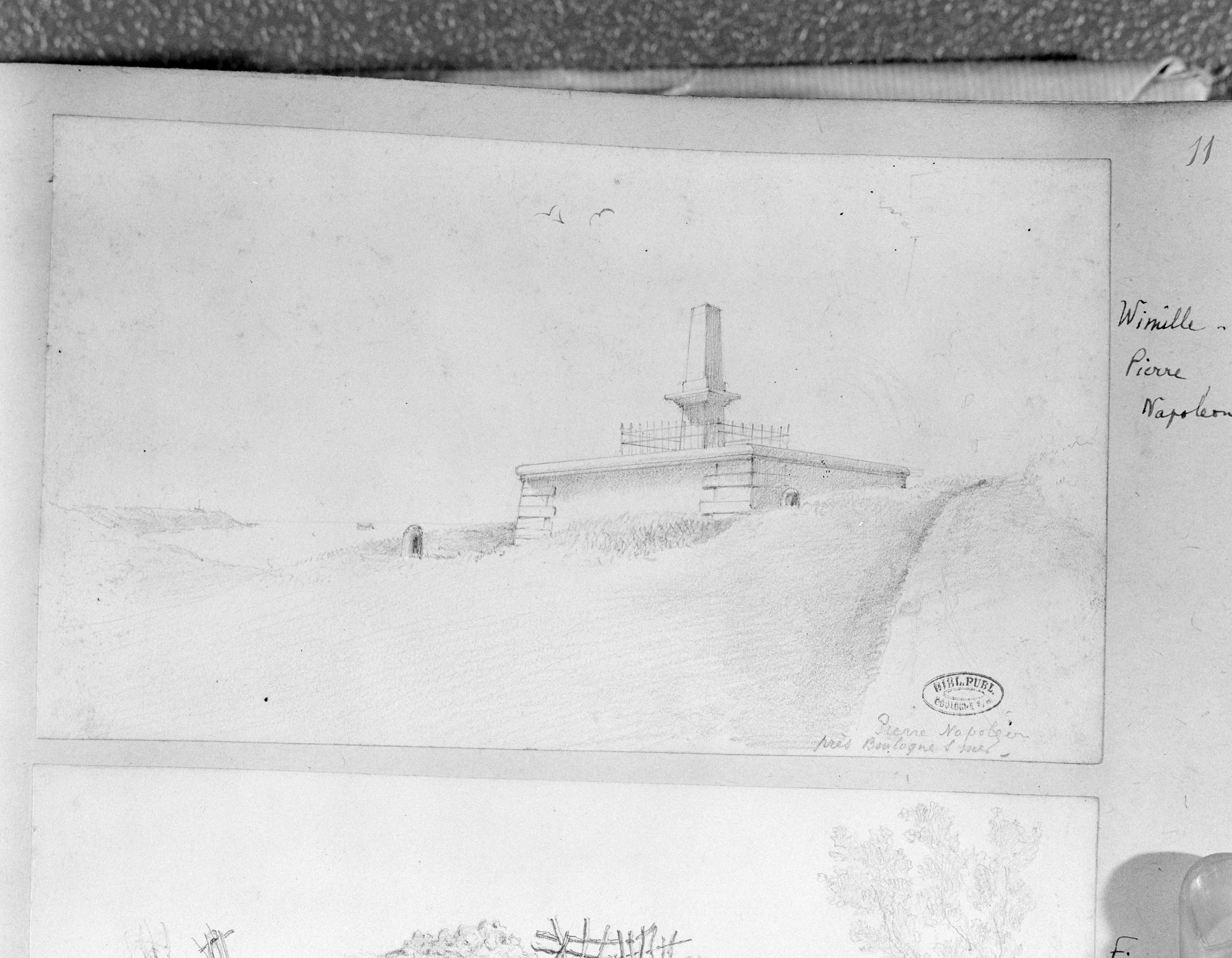 Vue d'angle du monument : dessin (BM Boulogne-sur-Mer).
