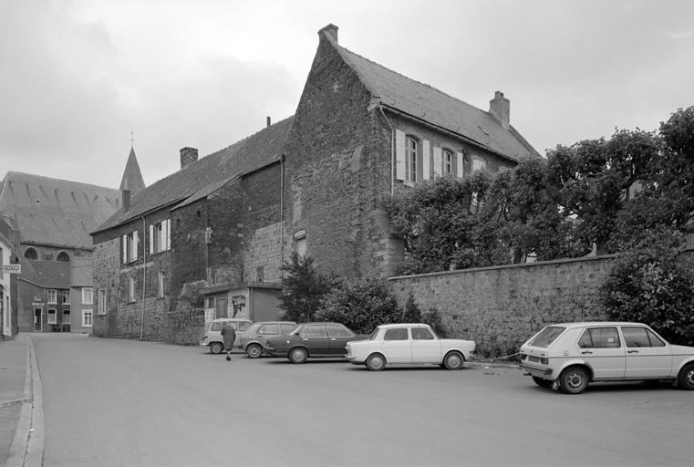 Abbaye de bénédictins, actuellement presbytère