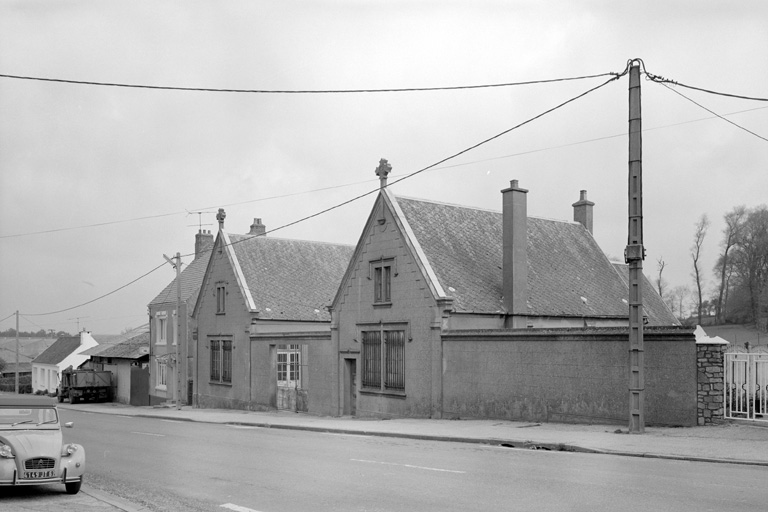 Vue générale d'angle sur voie.