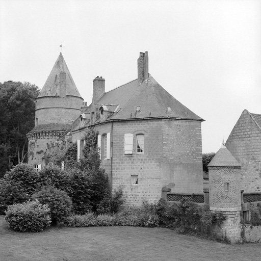Château, vue d'ensemble est.