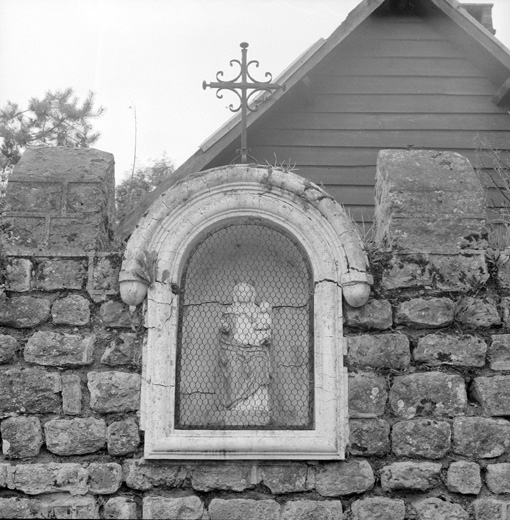 Statue : Vierge à l'Enfant