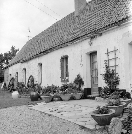 Logis 2, façade sur cour.