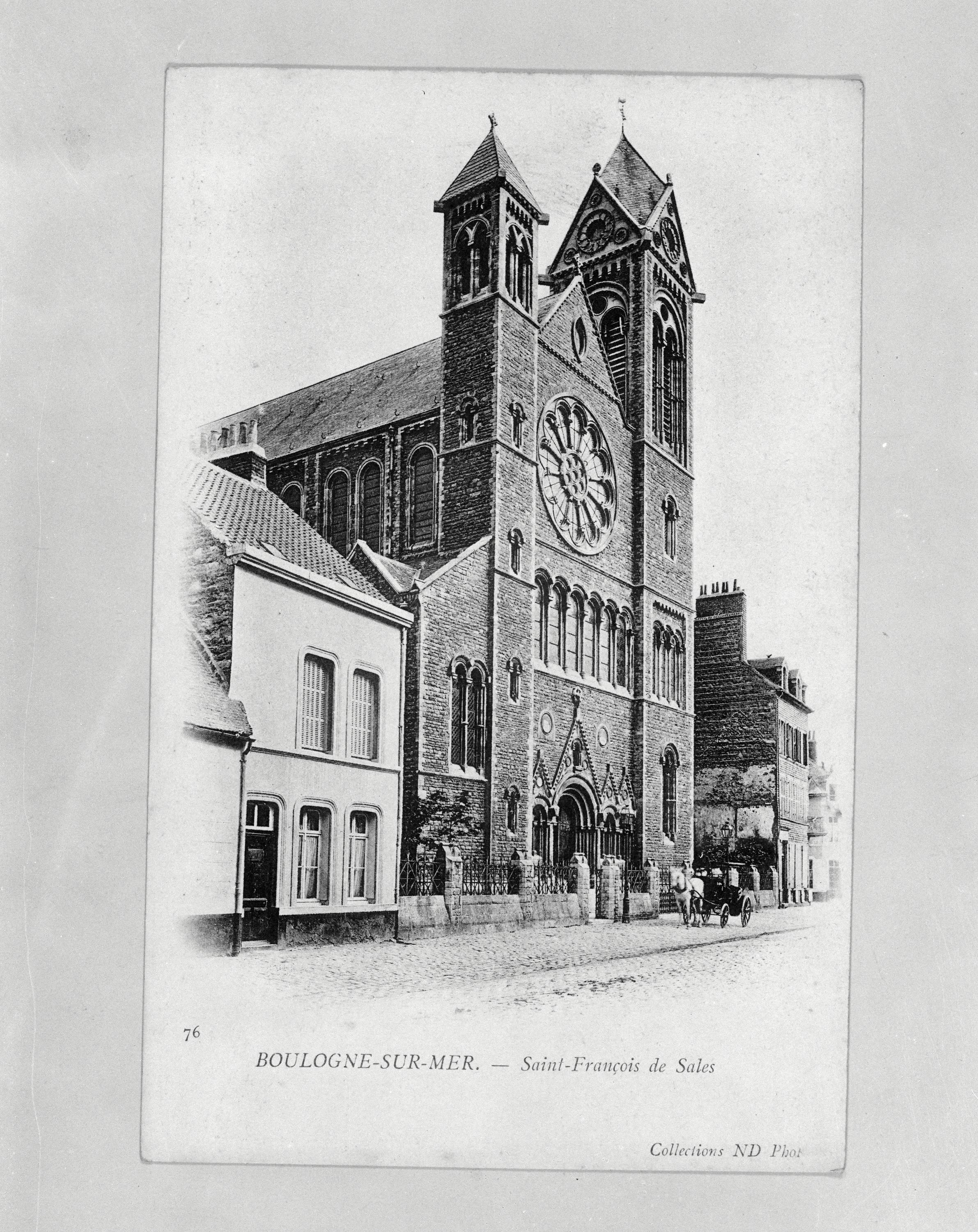 Vue d'angle rue de Brequerecque, vers 1900, carte postale. A.D. Pas-de-Calais, collection cartes postales.