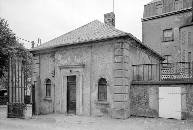 Pavillon de garde, façade sud.