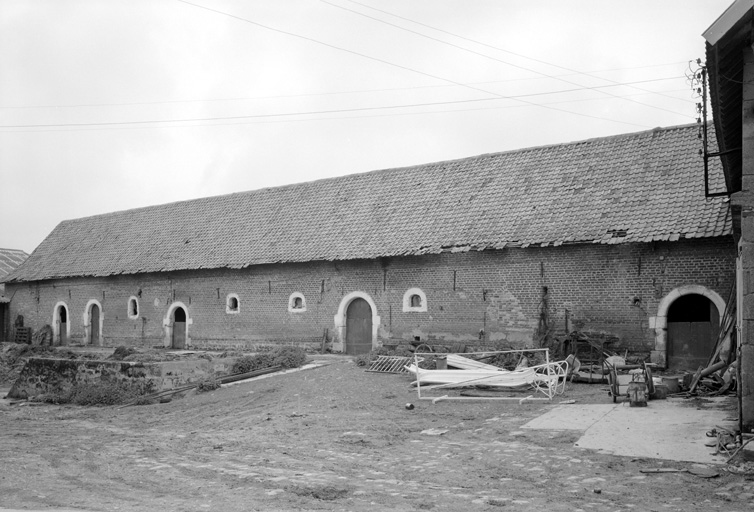 Etable à vaches, façade sur cour.