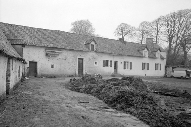Ferme, logis, façade sur cour.