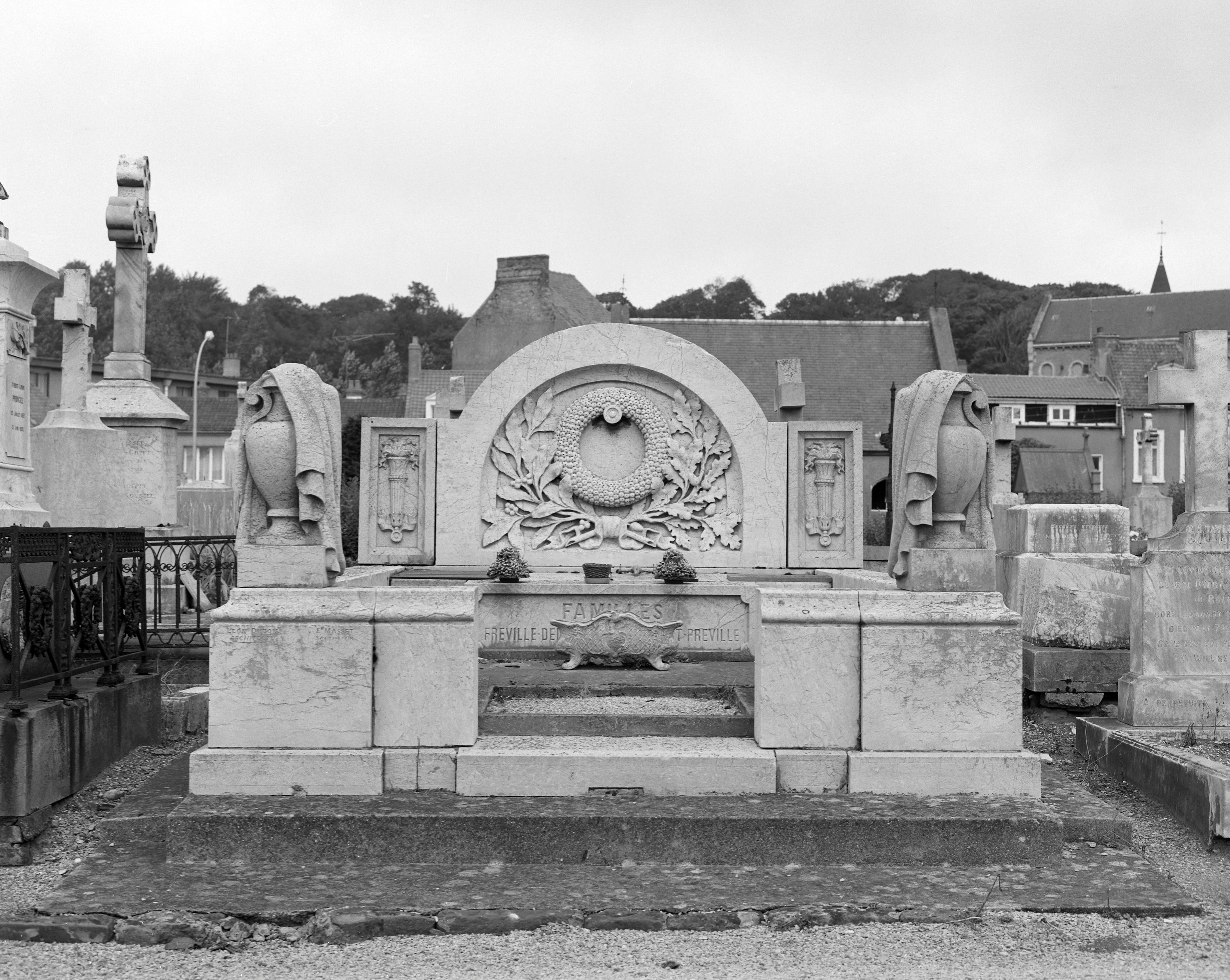 Tombeau, Famille Freville-Delgrange-Pruvost.