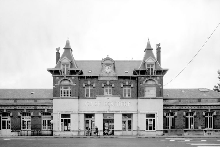 Elévation antérieure de la gare de Berck-Plage en 1981.