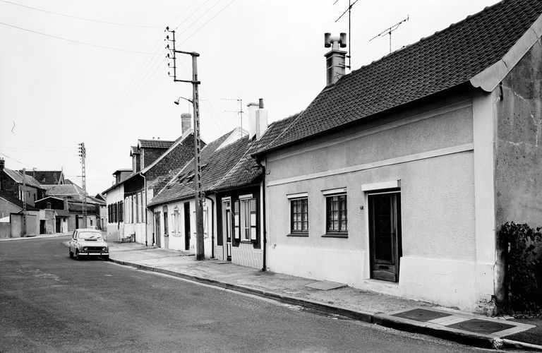 Alignement de maisons du bourg.