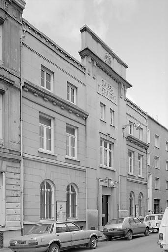 Façade sur rue.