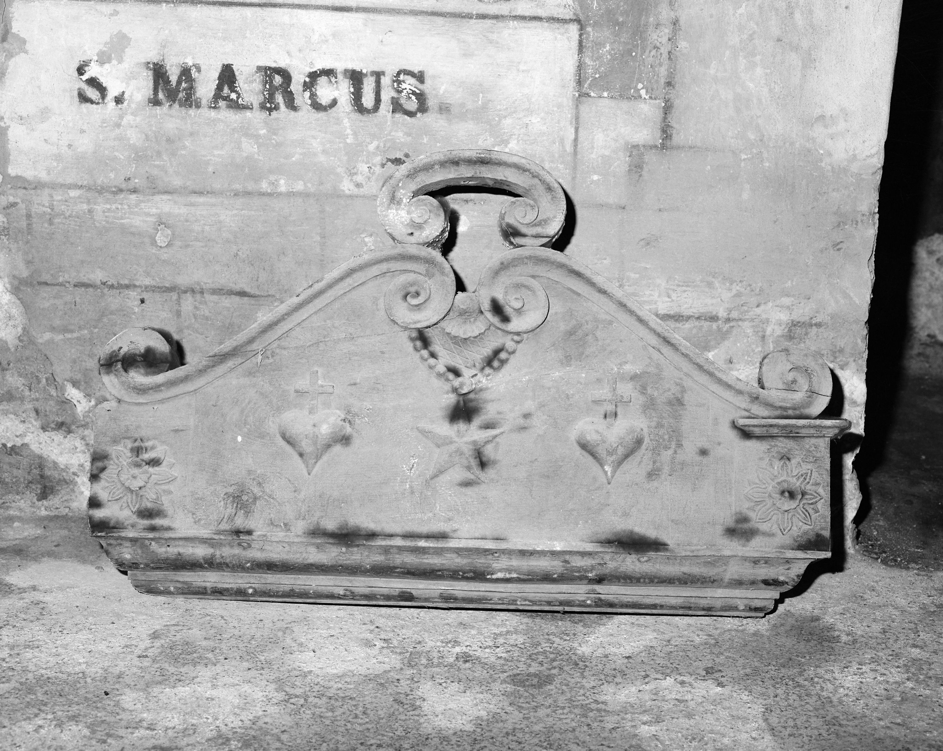 Confessional n° 2 : vue générale du fragment.