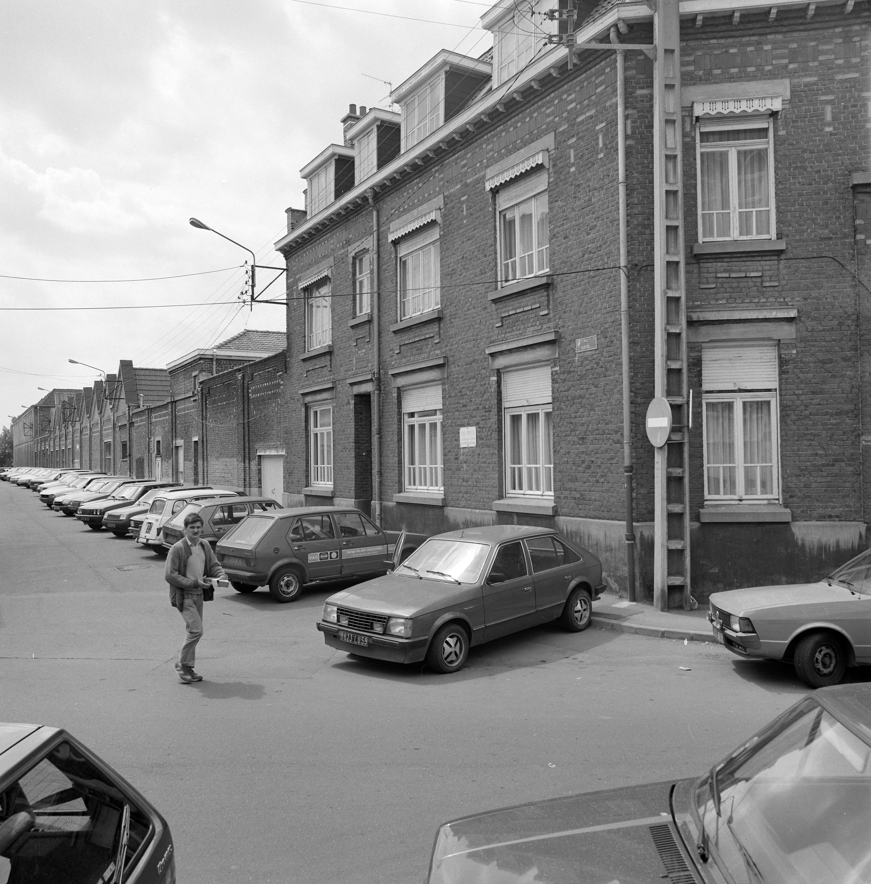 Élévation rue Hurtel. Vue générale prise vers le sud.