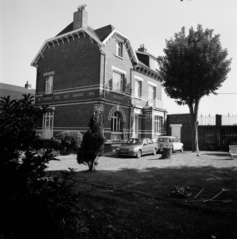 Logement patronal. Vue prise vers le nord.
