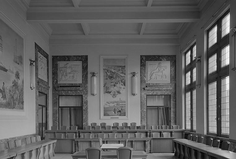 Intérieur, 1er étage, salle du conseil municipal : vue générale vers le nord.