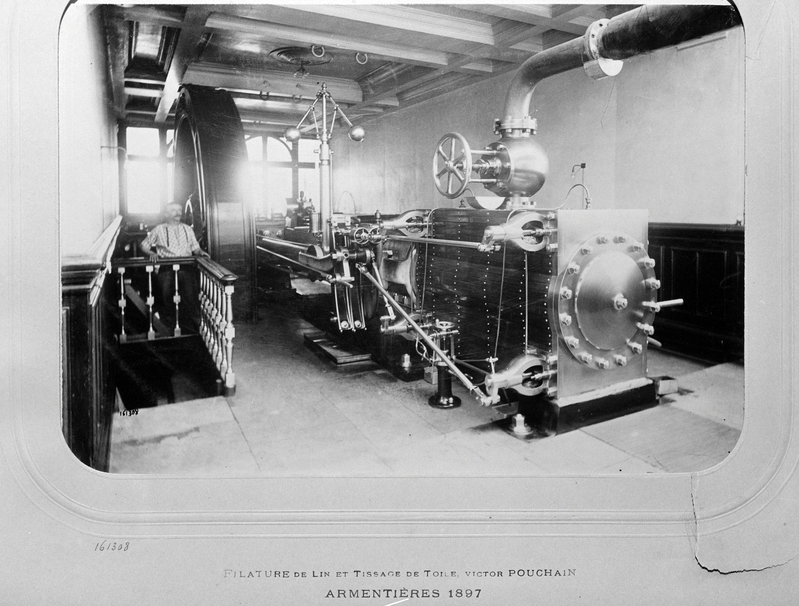 Salle des machines (I) des établissements Pouchain. Photographie, [ca 1897] (coll. part. Delepoulle).