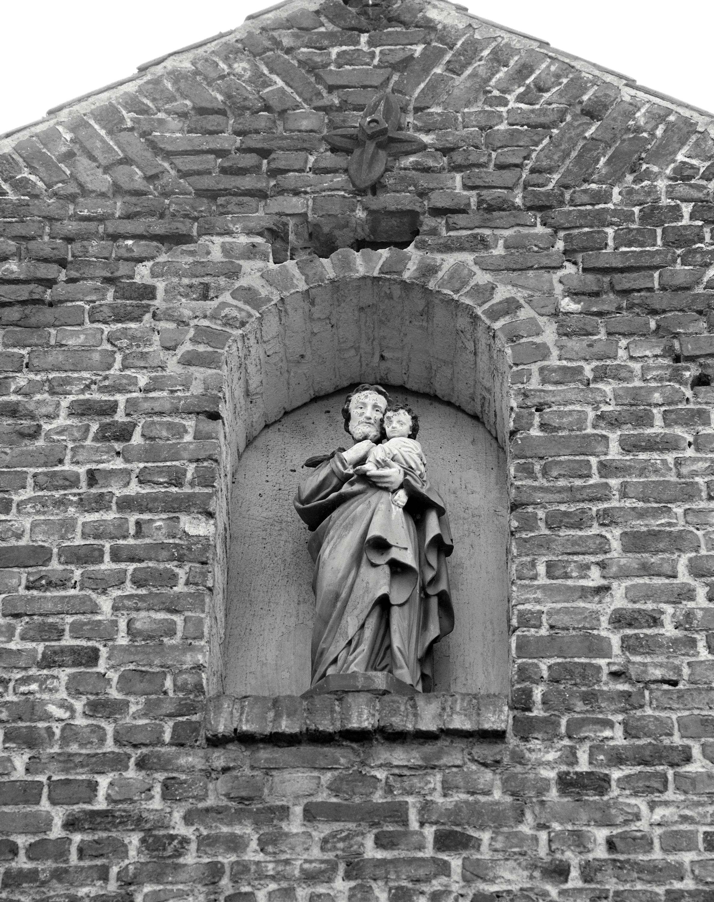 Atelier de fabrication, statue de saint Joseph.