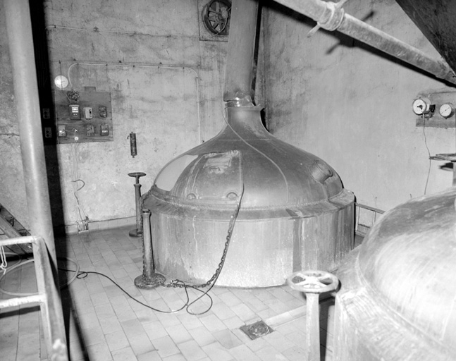 Brasserie Cordonnier, puis Devrière, puis Dehaene, puis Bacquaert, puis Ricour, puis Trois-Monts