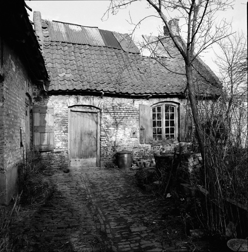 Logis, aile de la cuisine, élévation sur cour, vue de face.