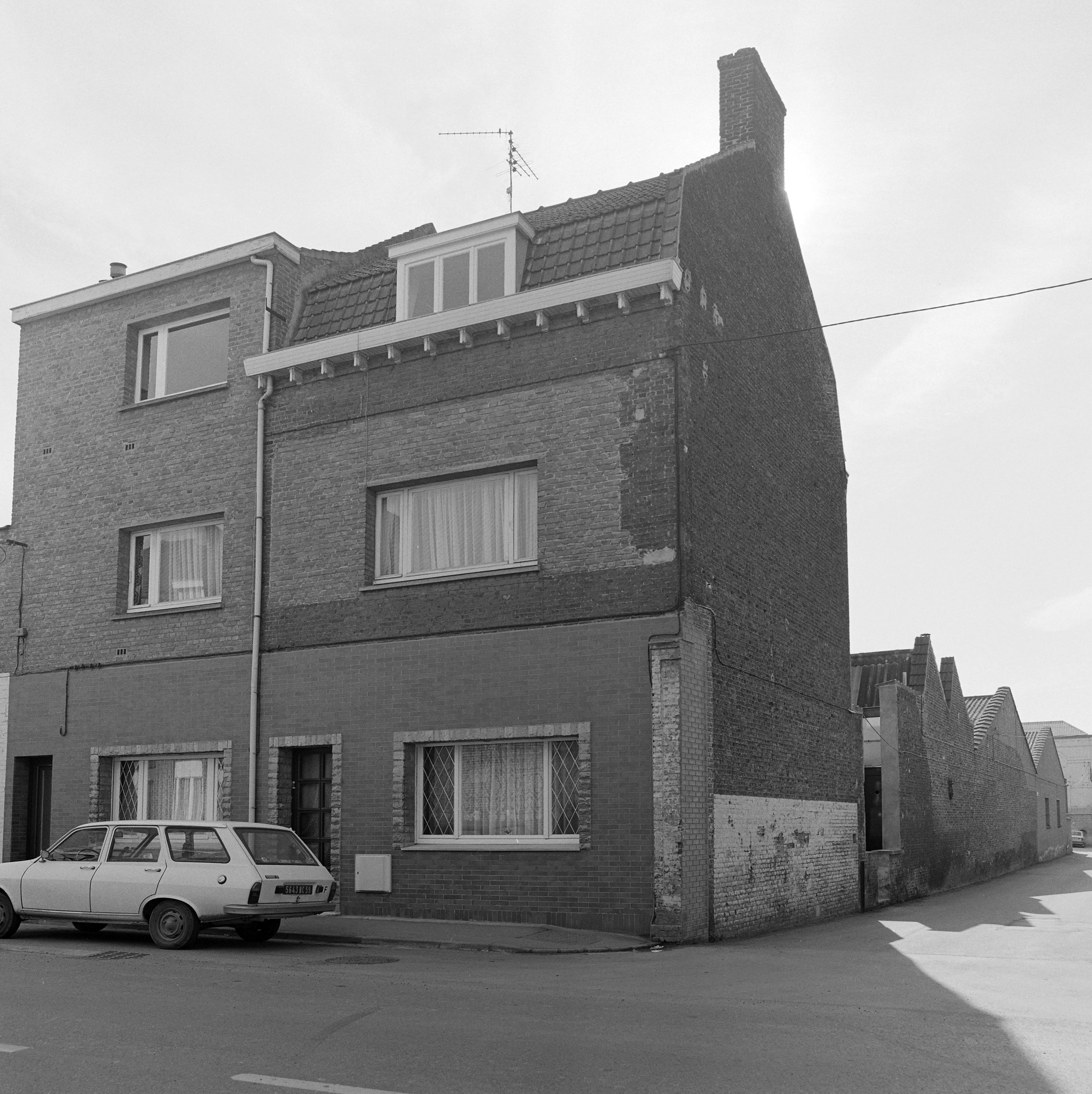 Habitation, atelier de fabrication. Vue prise vers le sud.