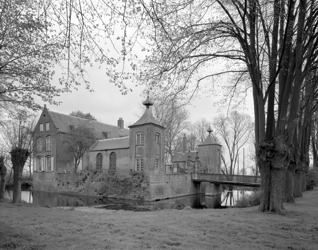 Manoir, élévations antérieure et latérale gauche.