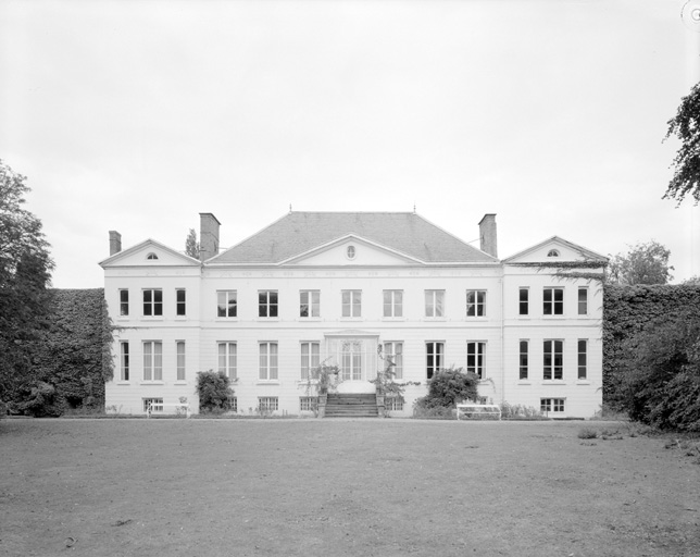 Château ; distillerie Duriez