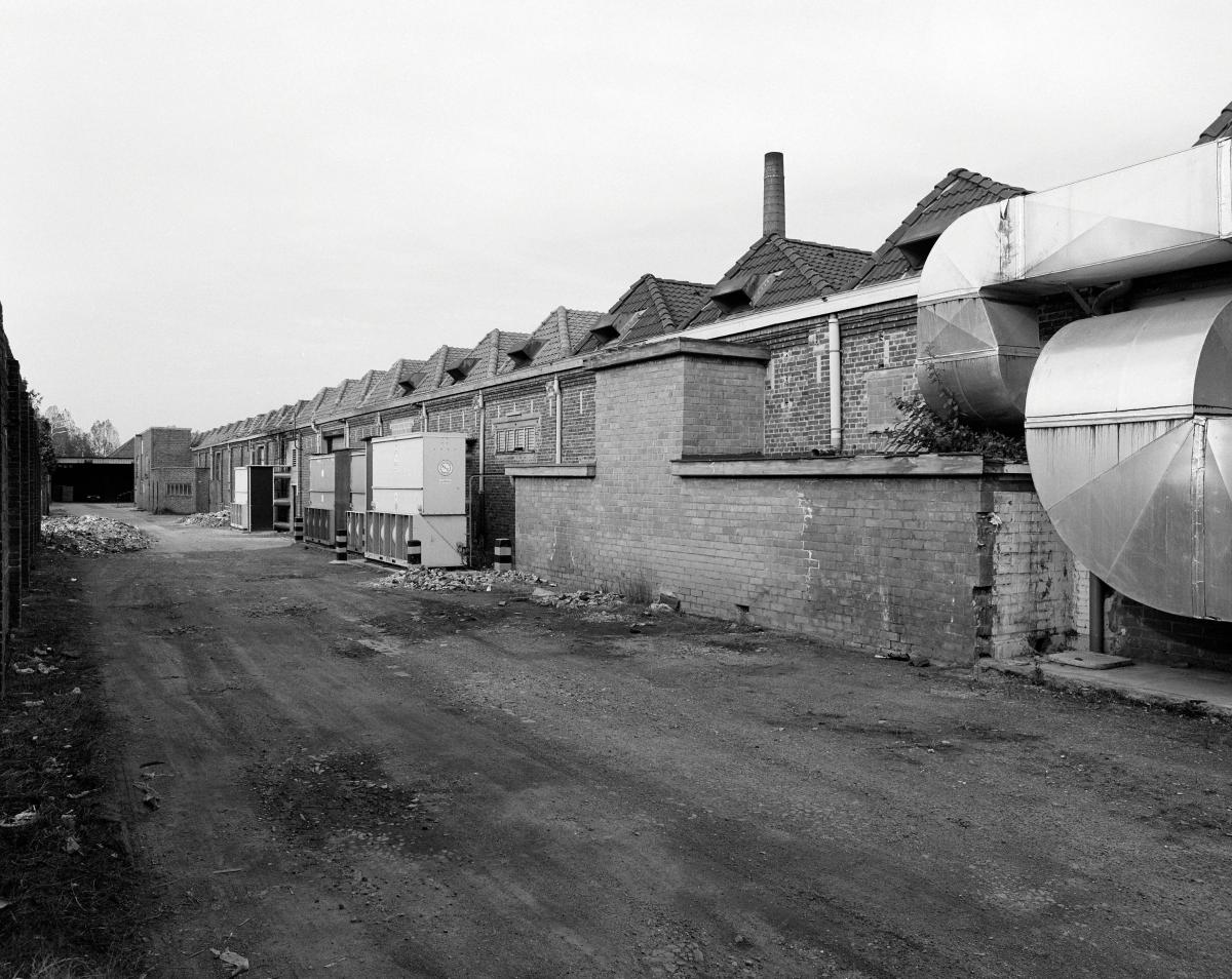 Tissage, élévation ouest. Vue prise vers le nord.