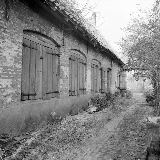 Logis, élévation sur cour.