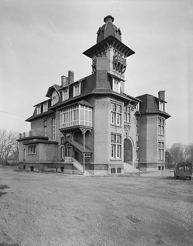 Maison dite château Euloumad puis Coquelle : le château vu de l'ouest.
