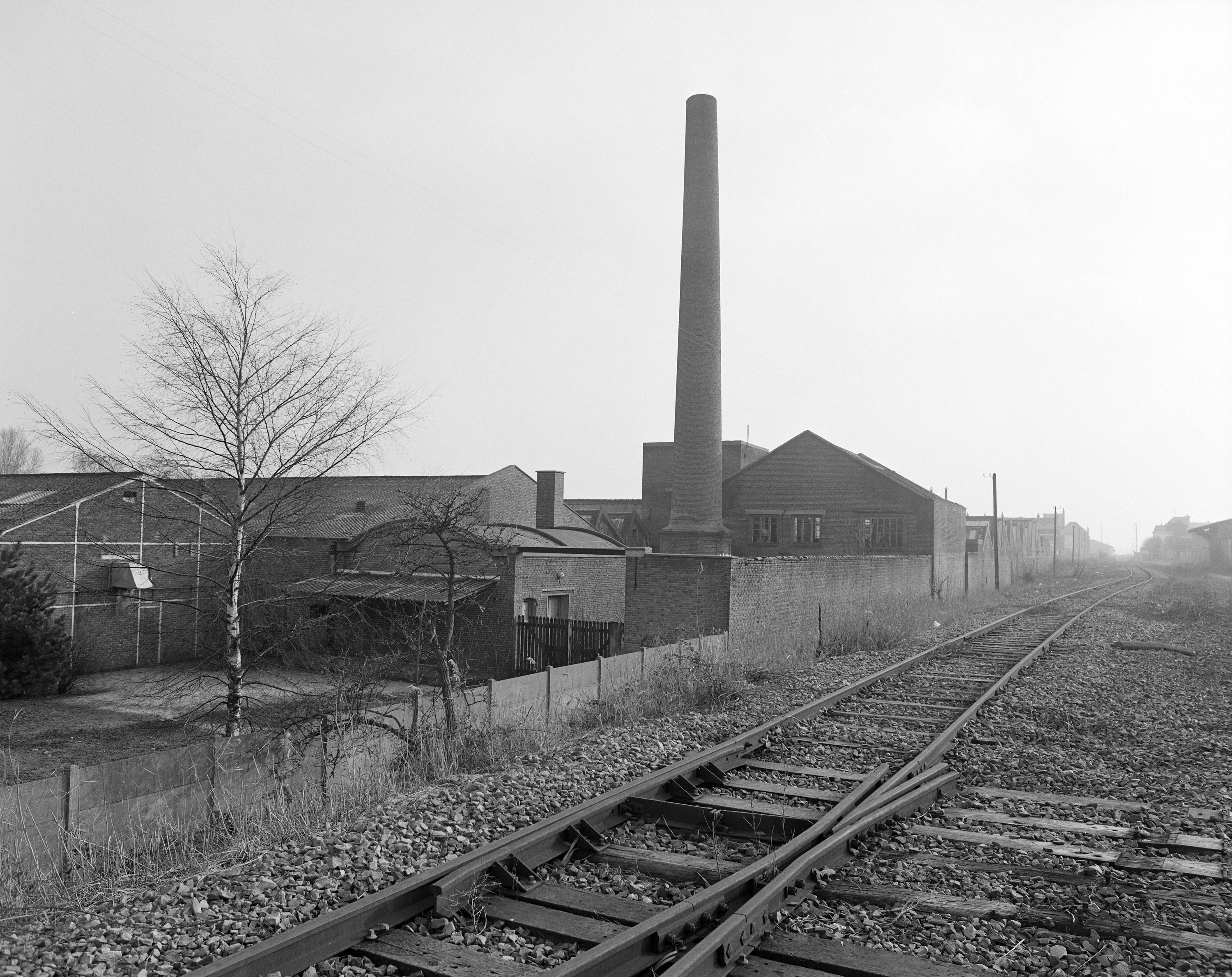 Atelier de fabrication, vue générale prise vers le sud.