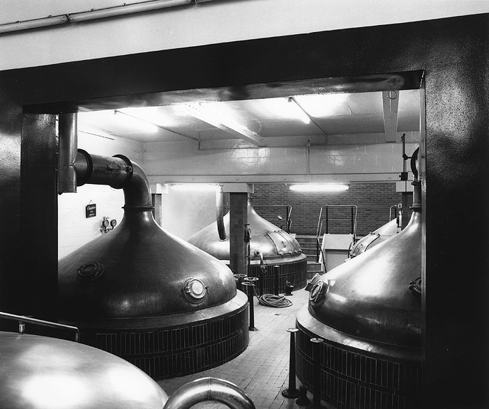 Salle de brassage, cuves à ébullition.