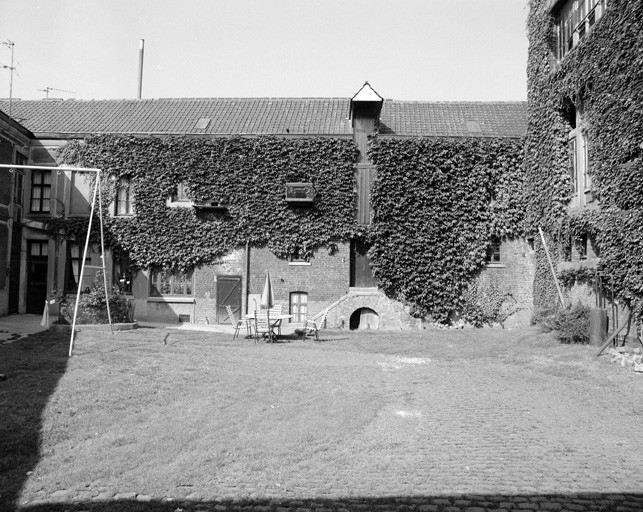 Grenier à grain, élévation sur cour, accès à la touraille.