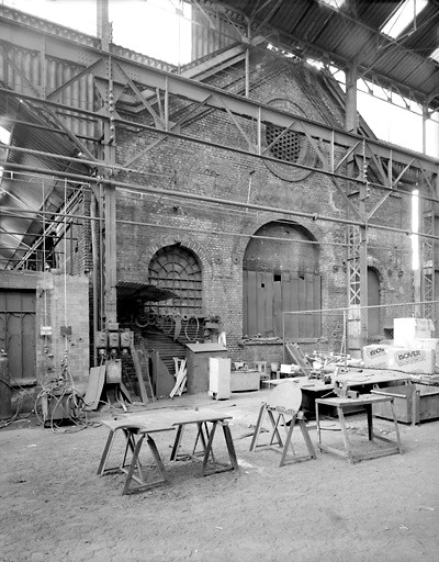 Vue intérieure, vestiges des Forges d'Entre-deux-bois.